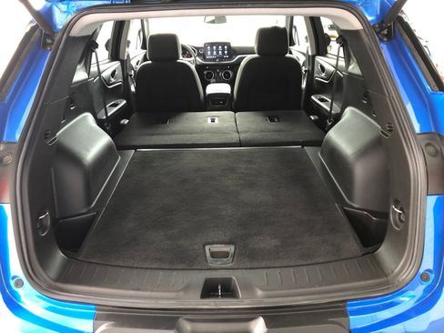 Used 2025 Chevrolet Blazer LT w/ Convenience Package FWD image 9