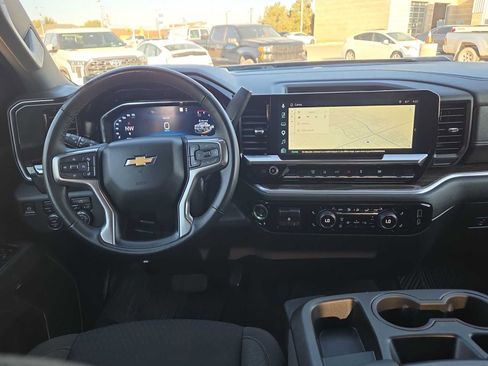 Used 2025 Chevrolet Silverado 2500 LT AWD/4WD image 14