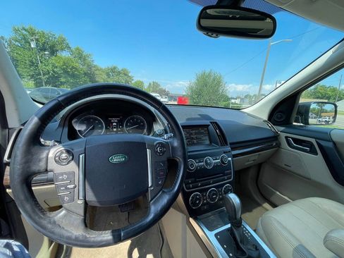 Used 2013 Land Rover LR2 HSE image 14