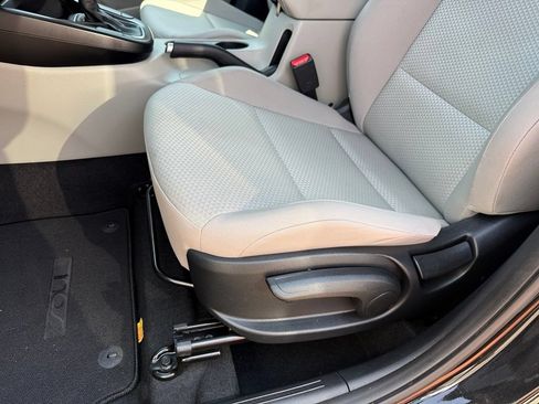 Used 2025 Kia Soul LX FWD image 24