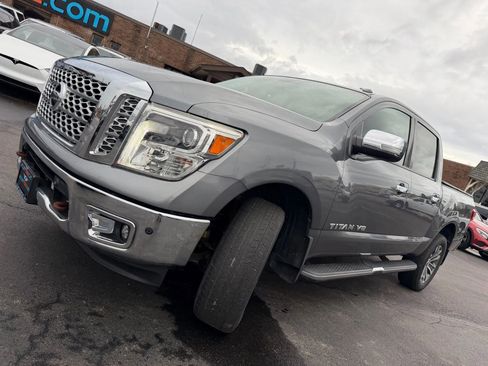 Used 2018 Nissan Titan SL AWD/4WD image 45