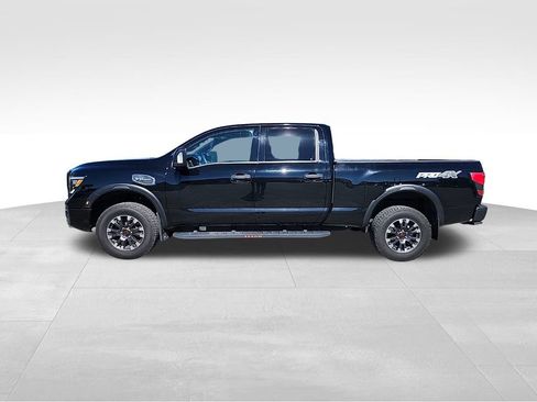 Used 2024 Nissan Titan PRO-4X w/ Pro-4x Convenience Package image 5