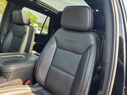 Used 2023 GMC Yukon Denali image 23