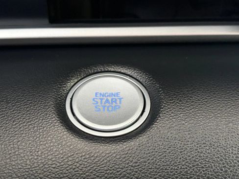Used 2022 Hyundai Elantra SEL w/ Convenience Package FWD image 27