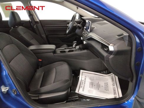 Used 2025 Nissan Altima 2.5 SV image 37