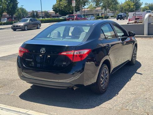 Used 2017 Toyota Corolla LE w/ Carpet Mat Package (TMS) FWD image 6