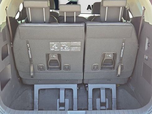New 2026 Kia Carnival EX image 14