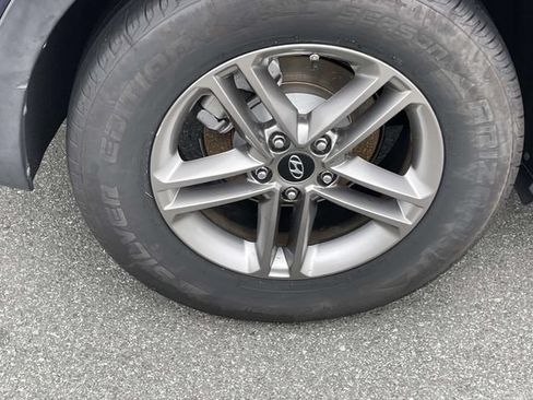 Used 2017 Hyundai Santa Fe Sport FWD image 7