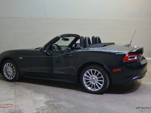 Used 2018 FIAT 124 Spider Classica w/ Technology & Siriusxm Group RWD image 8