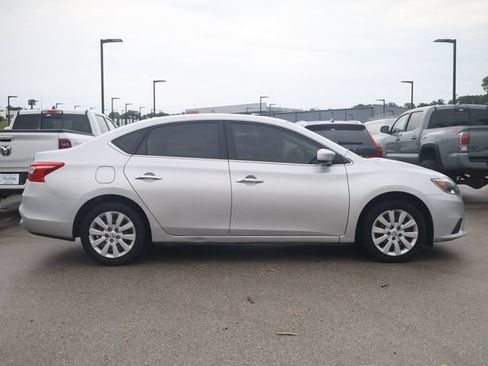 Used 2016 Nissan Sentra SV FWD image 4