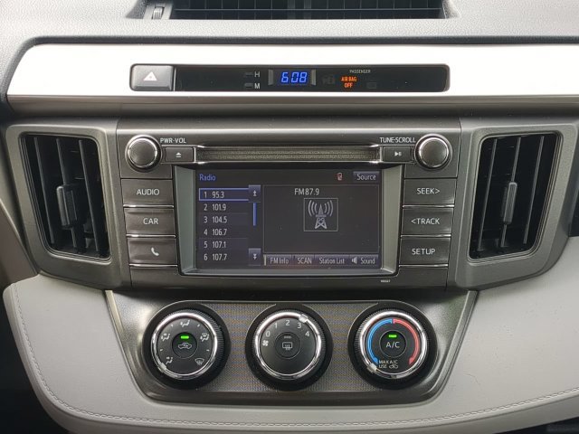 Used 2014 Toyota RAV4 LE FWD image 19