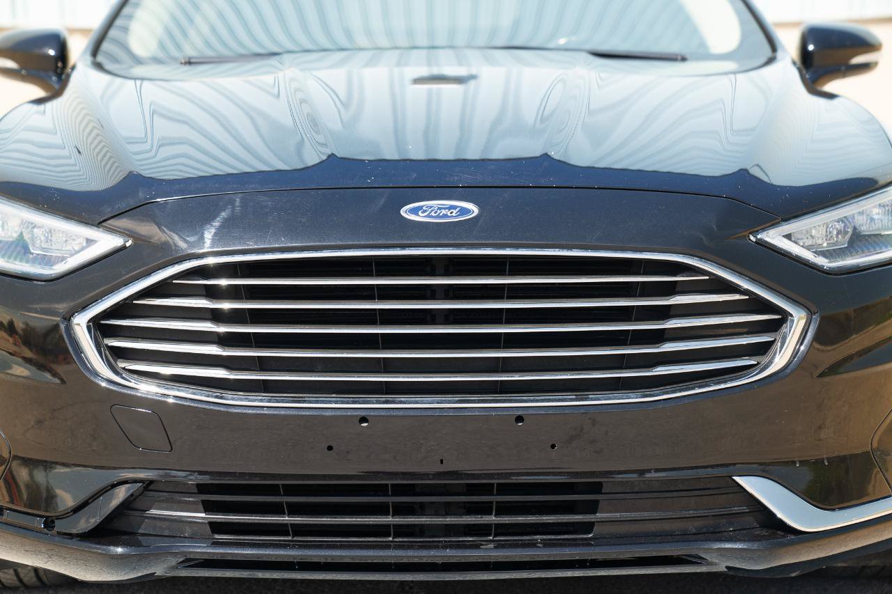 Used 2020 Ford Fusion SEL FWD image 4