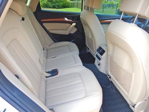 Used 2023 Audi Q5 2.0T Premium w/ Convenience Package AWD/4WD image 15