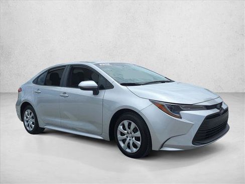 Certified 2024 Toyota Corolla LE FWD image 3