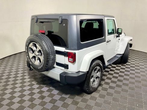 Used 2018 Jeep Wrangler Sahara image 16