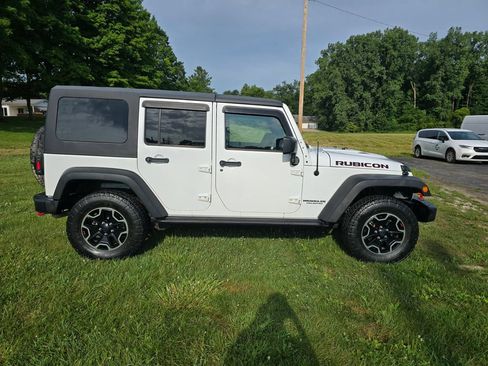 Used 2016 Jeep Wrangler Unlimited Rubicon AWD/4WD image 8