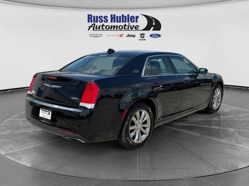 Used 2020 Chrysler 300 Touring L w/ Quick Order Package 22F AWD/4WD image 7
