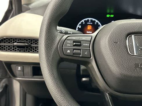 Used 2025 Honda HR-V LX image 17