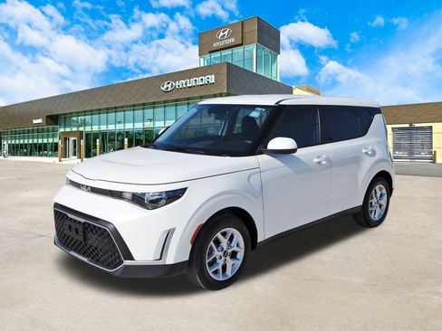 Used 2025 Kia Soul LX w/ LX Technology Package image 10