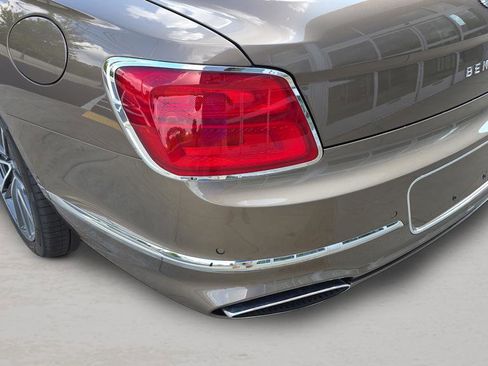 New 2026 Bentley Flying Spur Base image 12