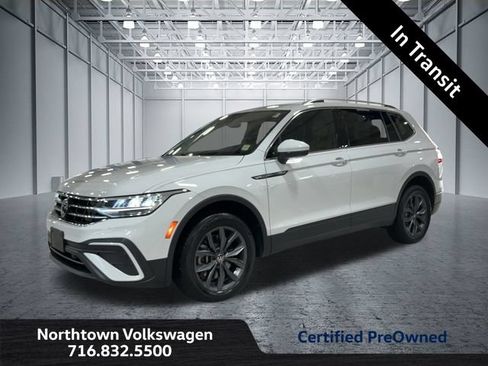 Used 2024 Volkswagen Tiguan SE AWD/4WD image 1
