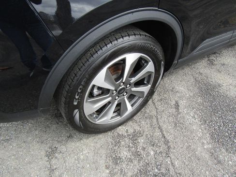 Used 2025 Ford Escape Platinum image 34