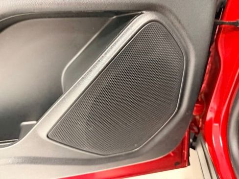 Used 2020 Ford Explorer XLT w/ Equipment Group 202A image 22