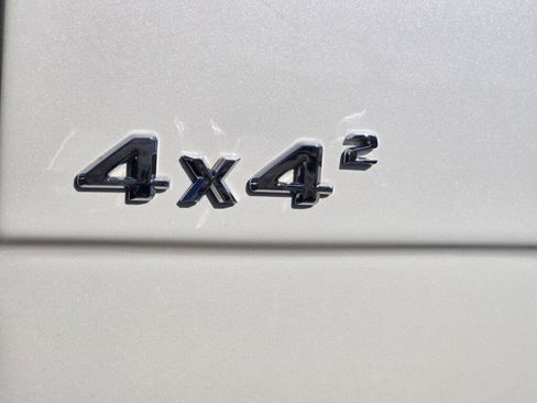 Used 2018 Mercedes-Benz G 550 Squared image 32