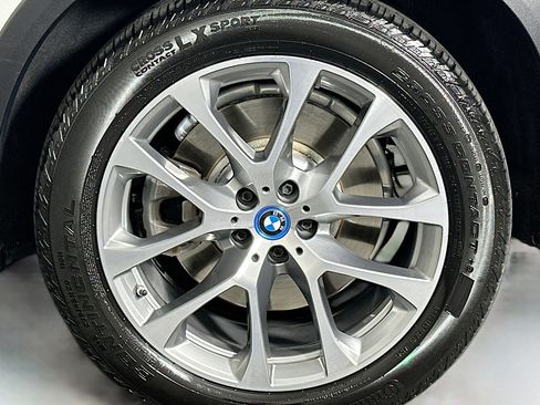 Used 2025 BMW X5 xDrive50e AWD/4WD image 11