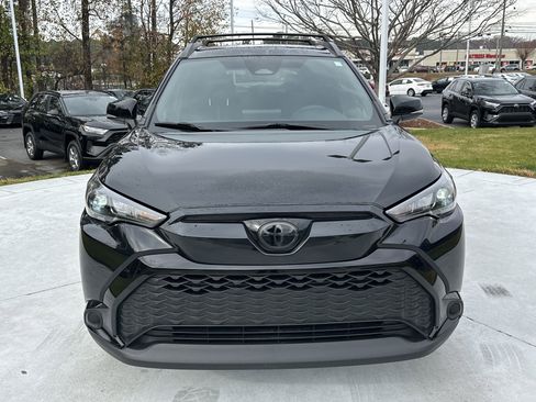 Certified 2024 Toyota Corolla Cross SE image 3