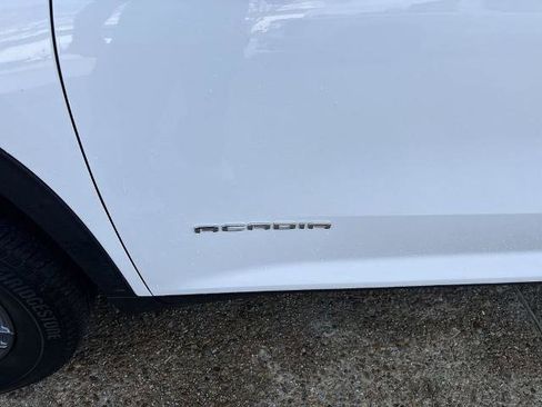 Certified 2025 GMC Acadia Elevation FWD image 32