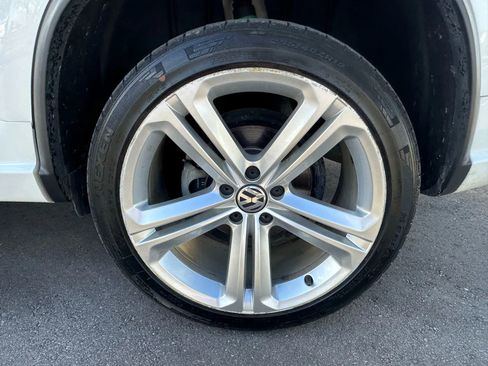 Used 2016 Volkswagen Tiguan R-Line image 11