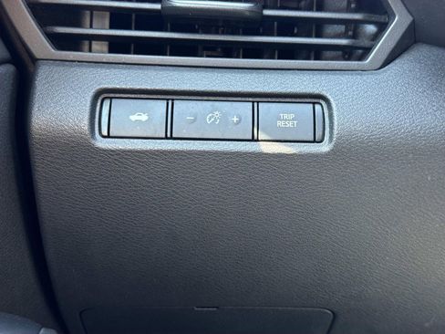 Used 2024 Nissan Altima 2.5 SV image 19