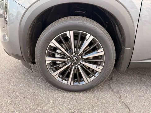 New 2026 Nissan Pathfinder Platinum w/ Cargo Package AWD/4WD image 9
