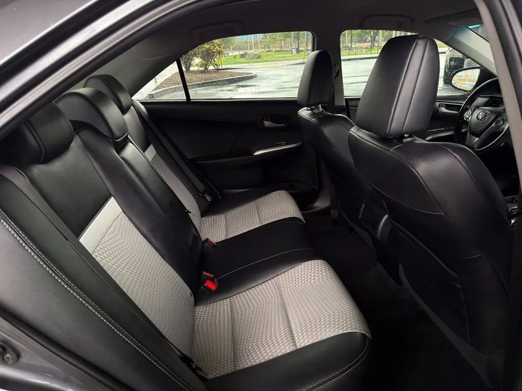 Used 2012 Toyota Camry SE FWD image 27