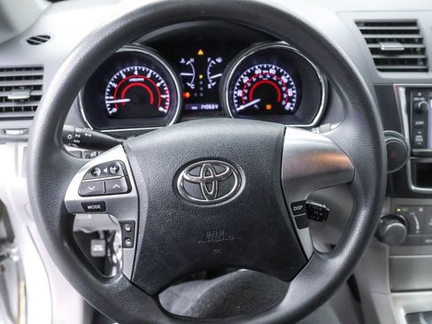 Used 2013 Toyota Highlander Plus w/ Cold Weather Pkg image 12