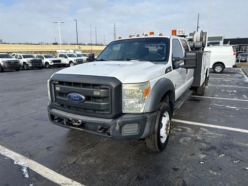 Used 2013 Ford F550 2WD Crew Cab Super Duty w/ Payload Upgrade Pkg image 4