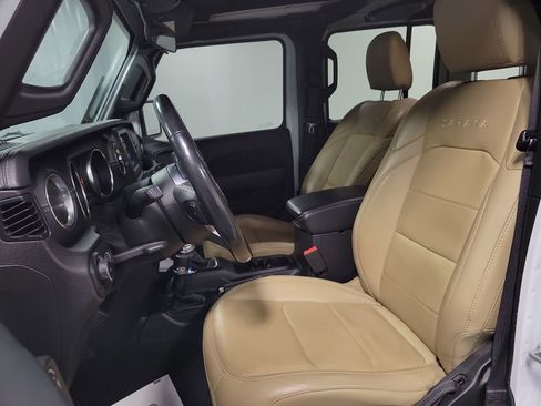 Used 2019 Jeep Wrangler Unlimited Sahara w/ LED Lighting Group image 14