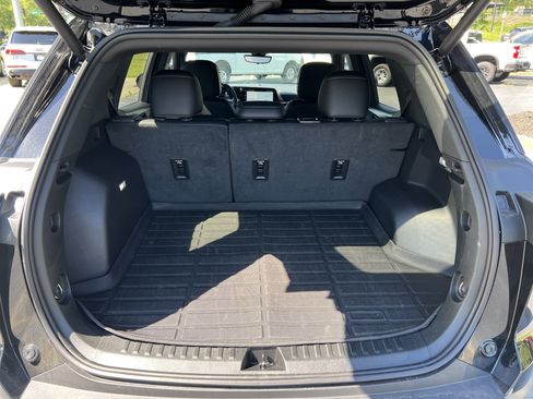 Used 2025 Chevrolet Equinox LT w/ Convenience Package II FWD image 19