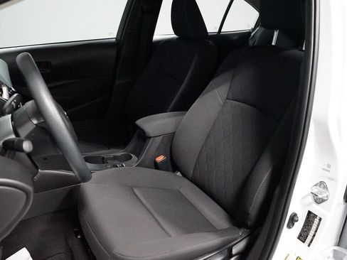 Used 2025 Toyota Corolla LE FWD image 24