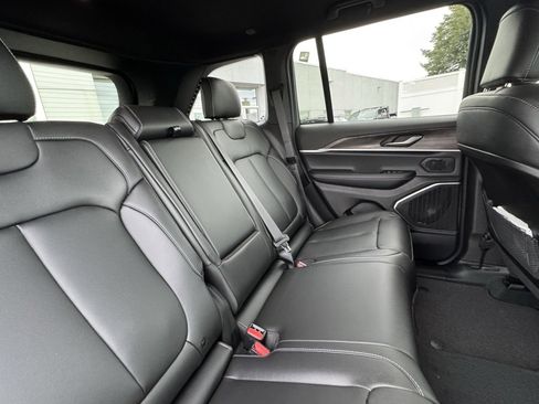 New 2026 Jeep Grand Cherokee Limited w/ Limited Altitude Package image 23