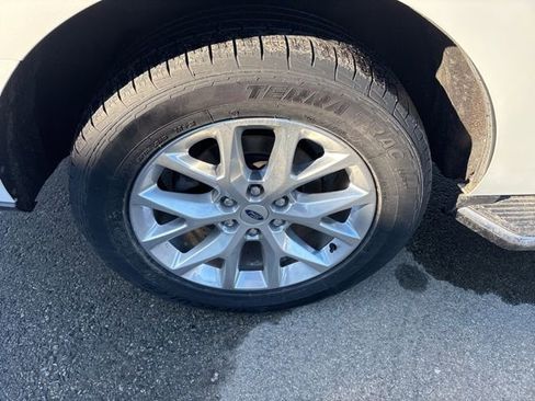 Certified 2021 Ford Expedition XLT image 10