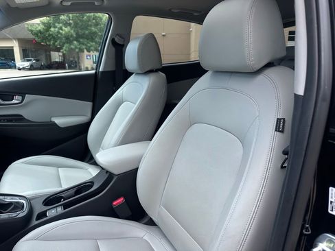 Used 2023 Hyundai Kona Limited w/ Cargo Package FWD image 23