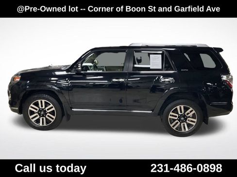 Used 2016 Toyota 4Runner Limited w/ Convenience Package AWD/4WD image 2