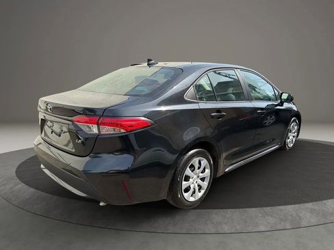 Used 2021 Toyota Corolla LE FWD image 5