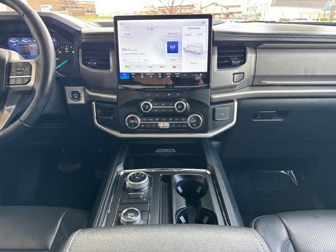 Used 2024 Ford Expedition Max XLT image 10