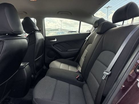 Used 2017 Kia Forte LX FWD image 9