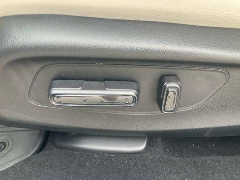 Used 2024 Honda HR-V EX-L image 11