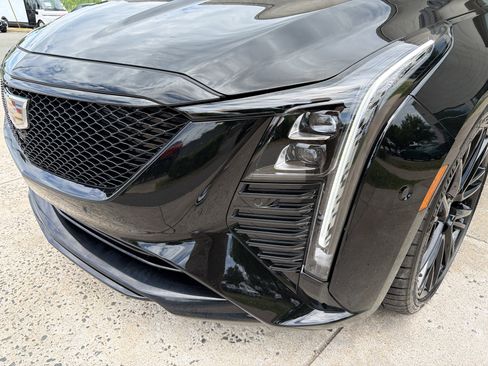 Used 2025 Cadillac CT5 Premium Luxury w/ LPO, ONYX Package AWD/4WD image 15