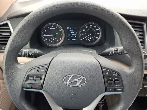 Used 2017 Hyundai Tucson SE image 19